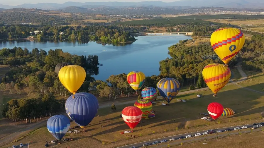 item image 376 album của tour Hot Air Balloon, Snowy Forest Canberra